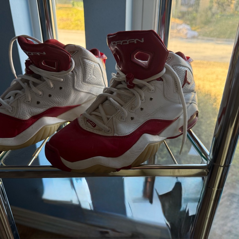 Red Nike Sneakers - Size 9 - Picture 5 of 5
